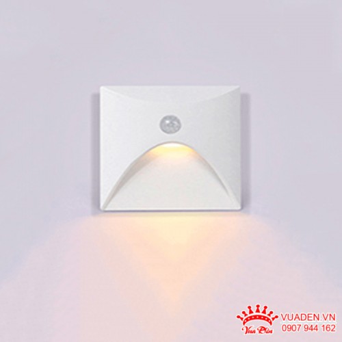 Đèn âm cầu thang kiểu vuông có cảm biến bóng người