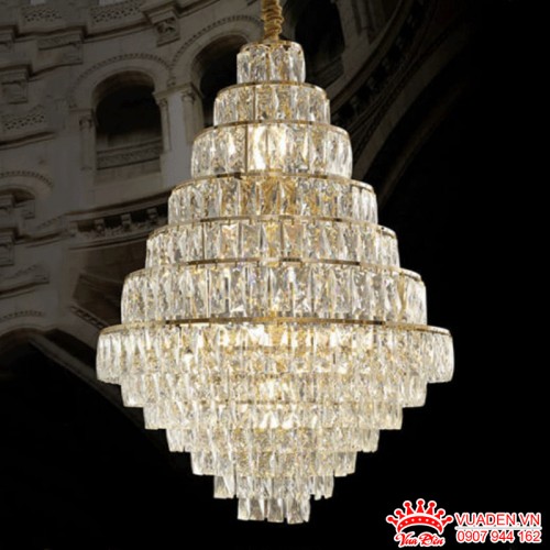 Đèn chùm pha lê khối phản chiếu ánh sáng lấp lánh