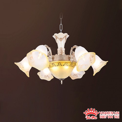 Đèn chùm thủy tinh kiểu dáng sang trọng tinh tế