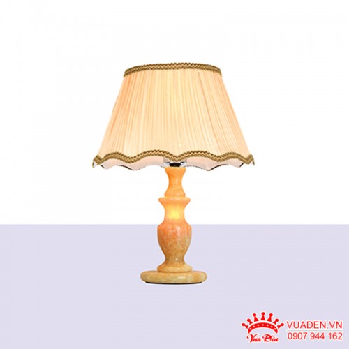 Đèn để bàn chao vải thiết kế cổ điển sang trọng
