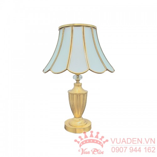 Đèn để bàn kiểu cổ điển thiết kế thân đèn màu vàng sang...