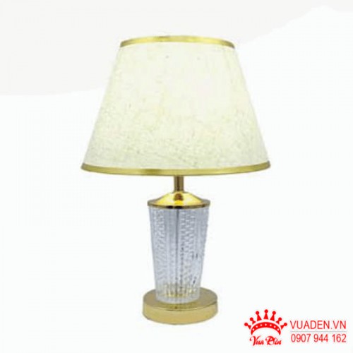 Đèn để bàn thân thủy tinh chao vải thiết kế cổ điển